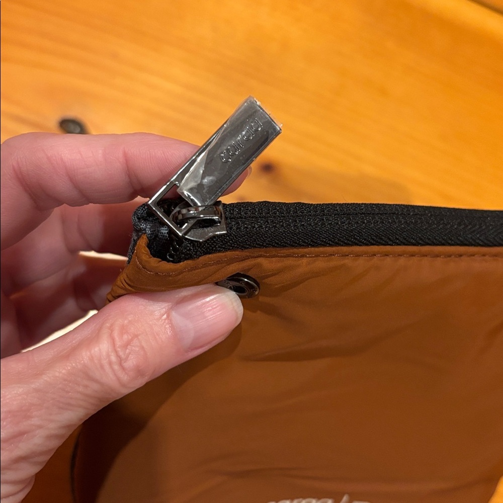 New! CARAA Amber Charcoal Snappy Snap-Together Travel Pouch - Picture 3 of 5